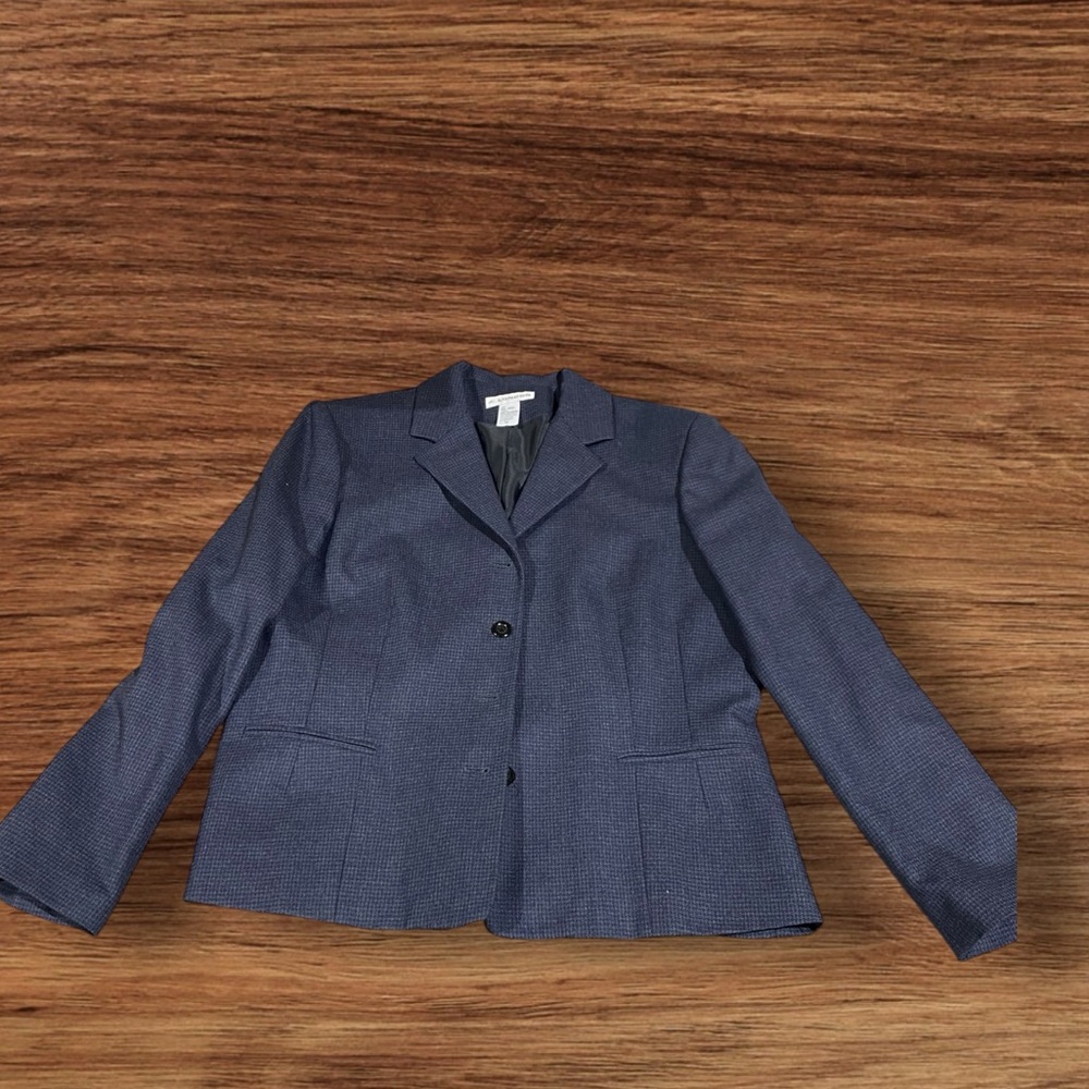 J. London 100%wool polyester inside